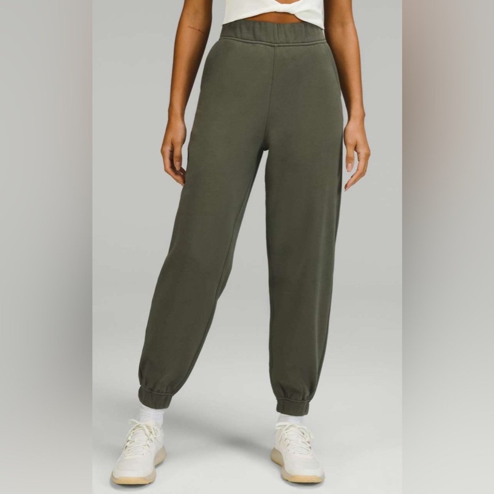 ⭐️Host Pick⭐️ Lululemon Relaxed High-Rise Jogger - Picture 11 of 11